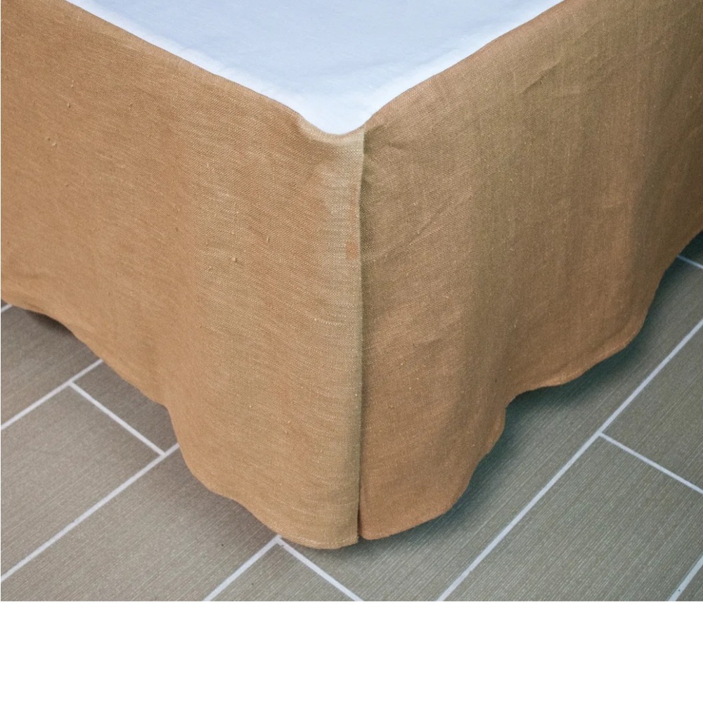 Linen-Look Golden Brown Bed Skirt | Dust Ruffle. King 68”x81” w/ 13” Drop EUC